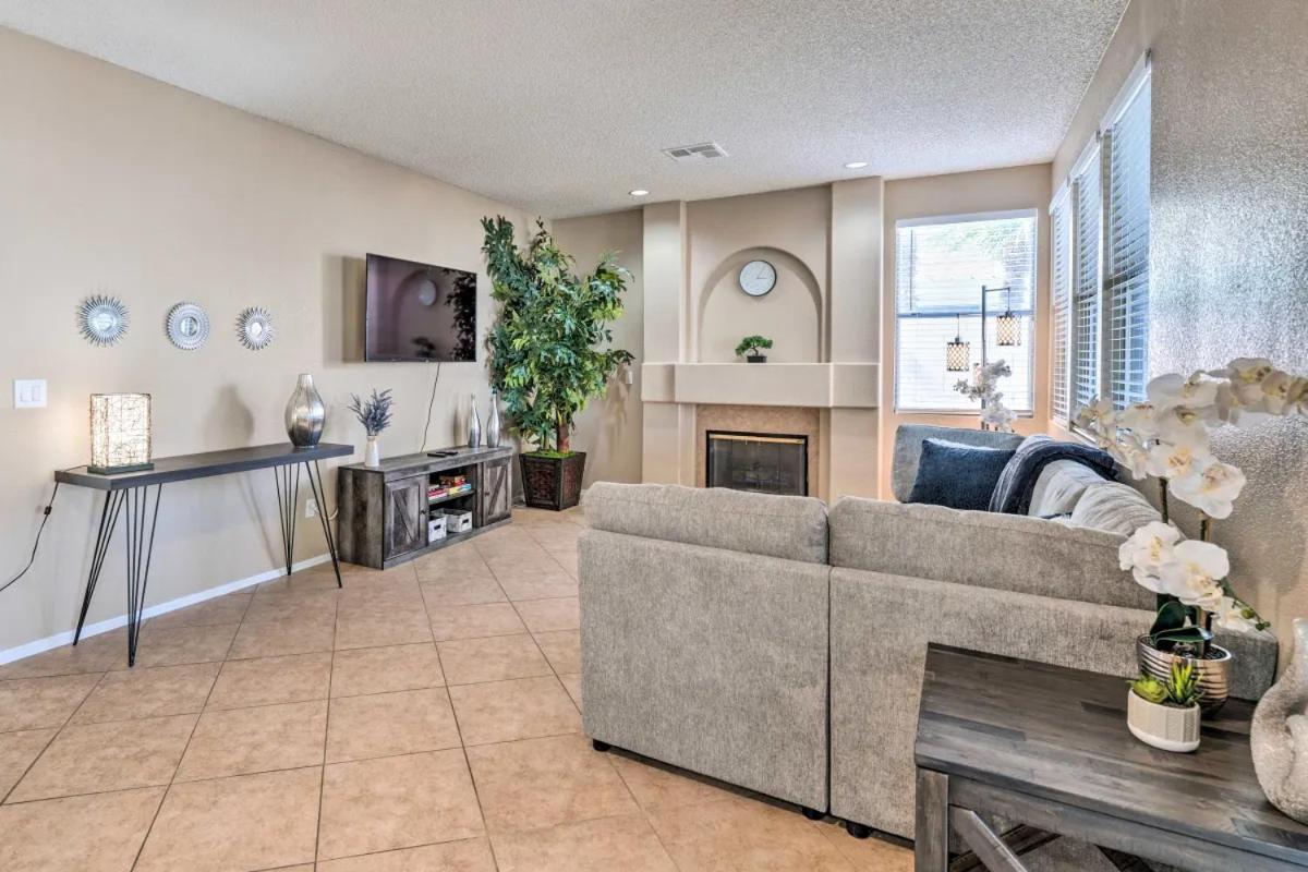 A Beautiful House With Hot Tub, Grill & Games! Villa Las Vegas Bagian luar foto
