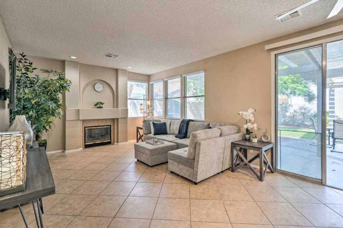 A Beautiful House With Hot Tub, Grill & Games! Villa Las Vegas Bagian luar foto