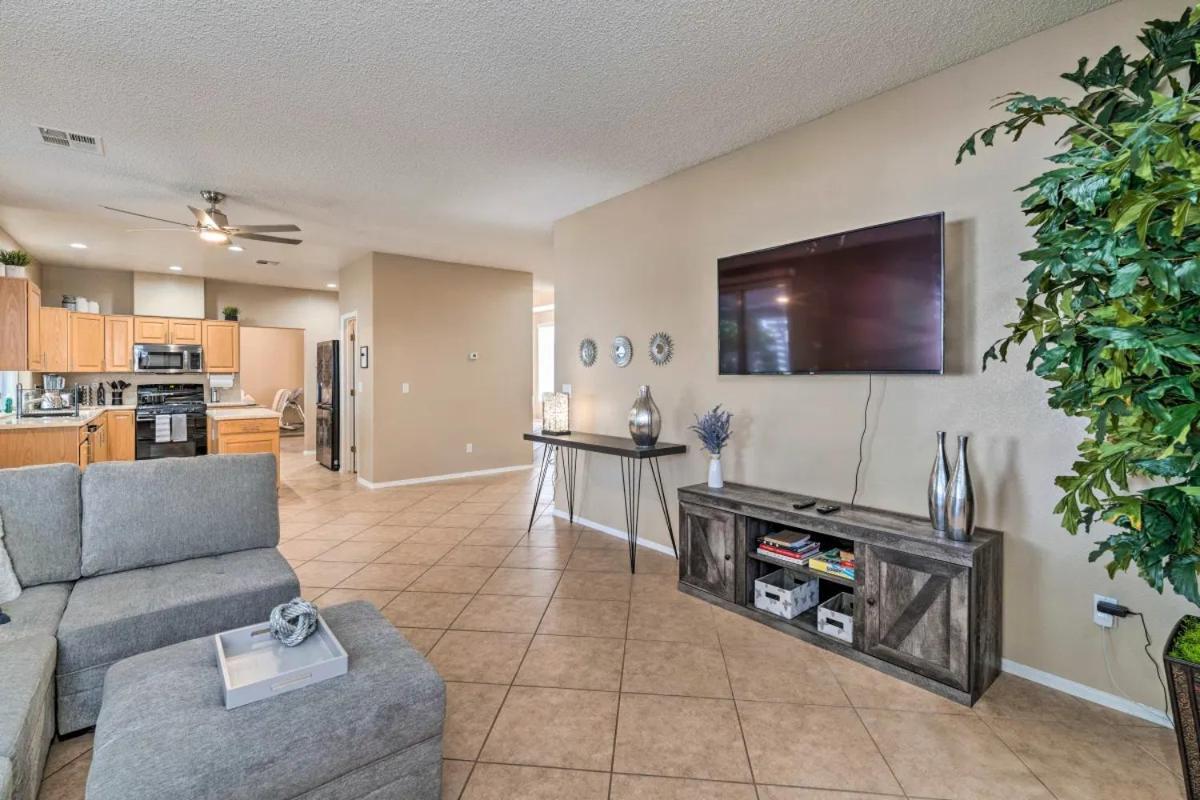 A Beautiful House With Hot Tub, Grill & Games! Villa Las Vegas Bagian luar foto