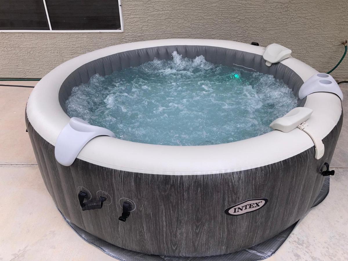 A Beautiful House With Hot Tub, Grill & Games! Villa Las Vegas Bagian luar foto