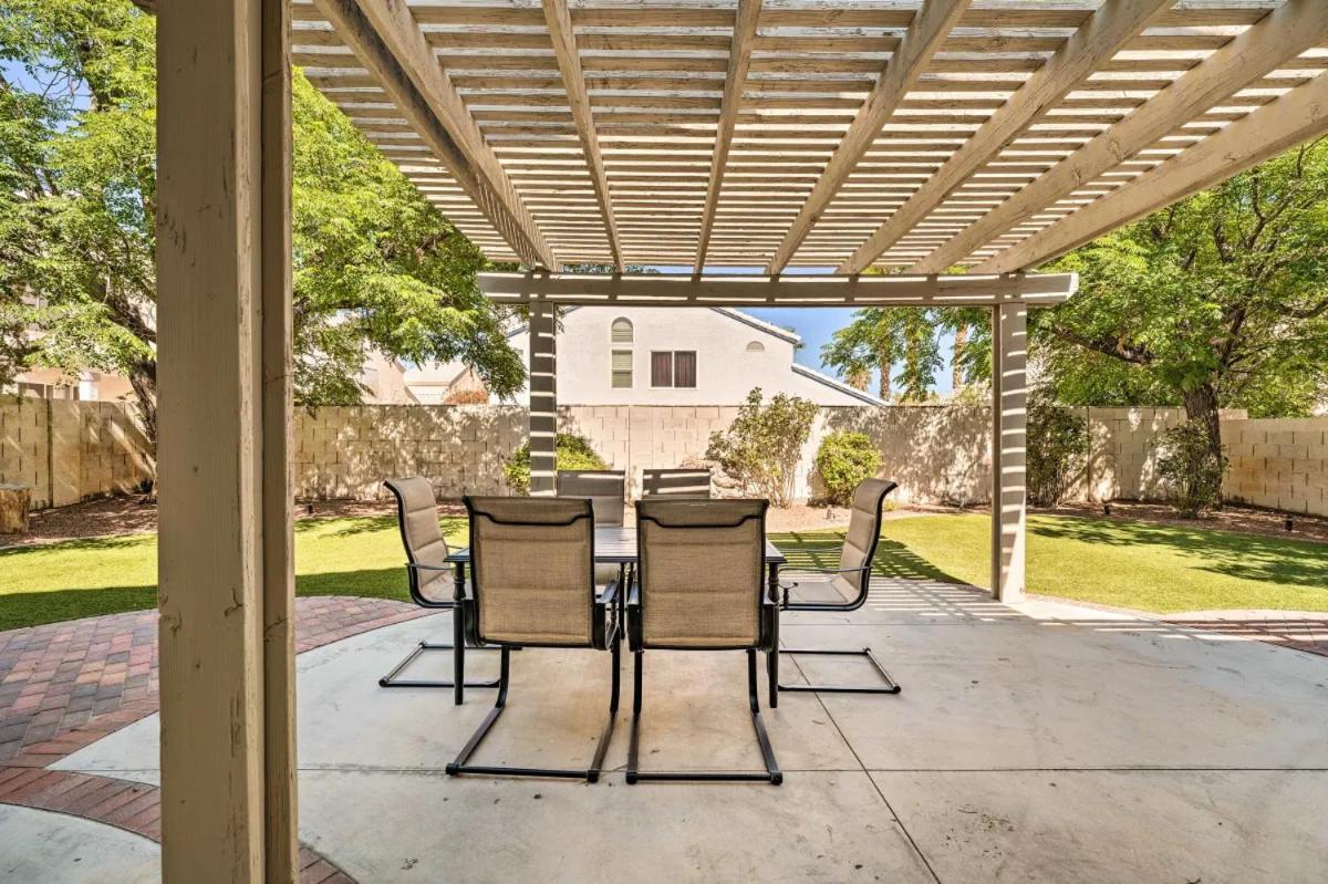 A Beautiful House With Hot Tub, Grill & Games! Villa Las Vegas Bagian luar foto