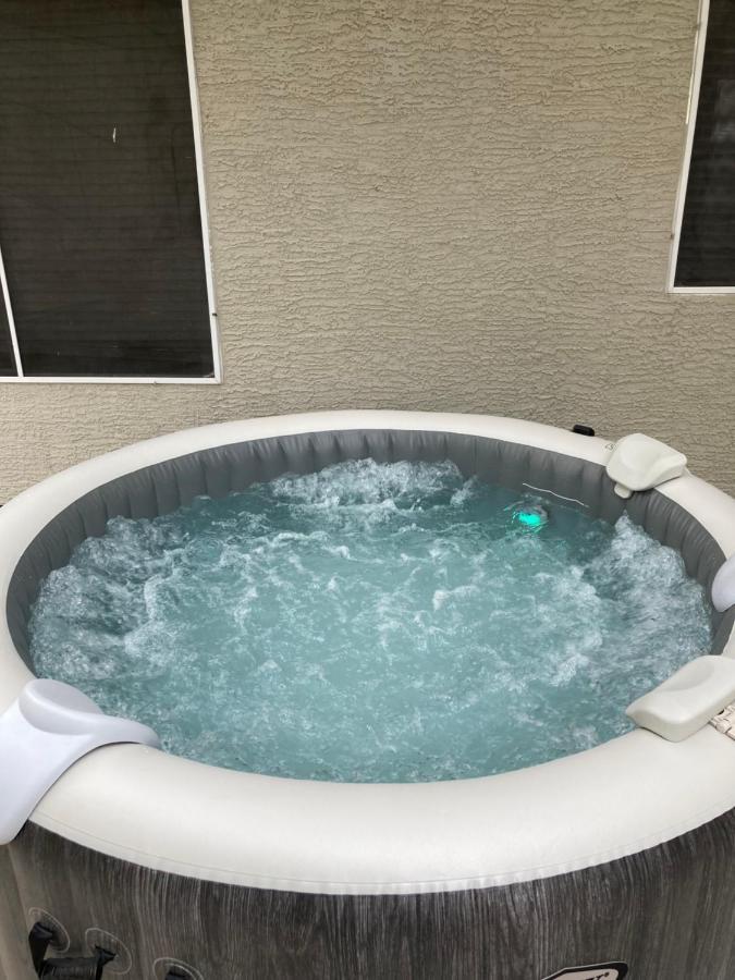 A Beautiful House With Hot Tub, Grill & Games! Villa Las Vegas Bagian luar foto